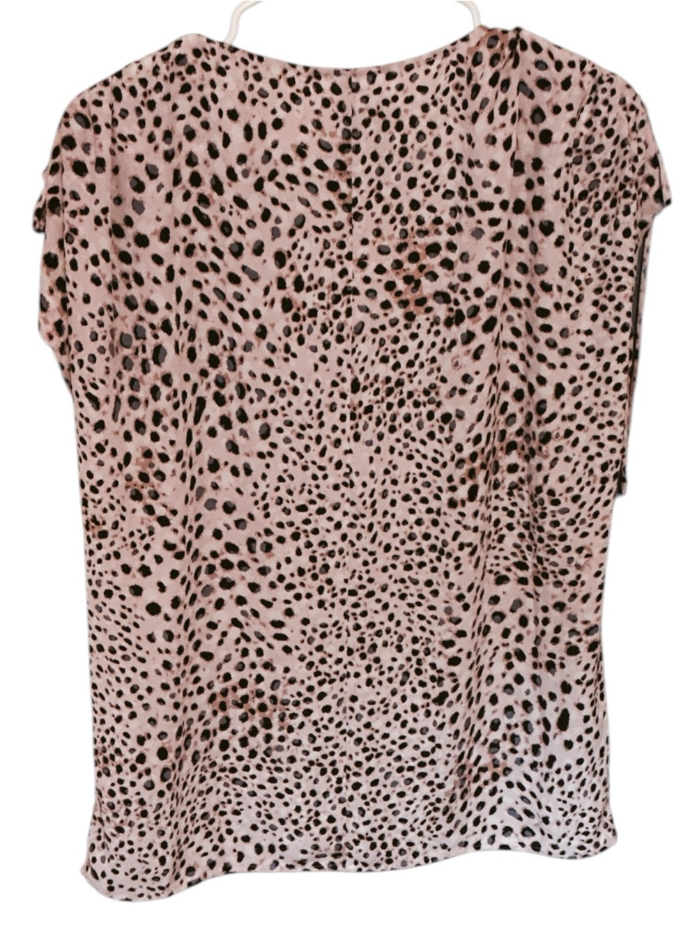 🌼CAbi Pink Leopard Print V-Neck Ruched Sleeve Blouse - Picture 2 of 3